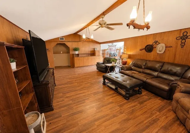 Photo 3 of Single family home for sale at 570 An County Road 2419, Montalba, TX 75853 | MLS# 21347481 | Listing updated on 2026-08-02