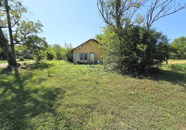 Photo 4 of Sale Pending at 700 3Rd St, Hubbard, TX 76648 | MLS# 21347368 | Listing updated on 2026-08-25