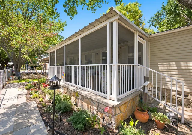Photo 2 of Manufactured home for sale at 206 Brazos Harbor Dr, Granbury, TX 76048 | MLS# 21348089 | Listing updated on 2026-09-15