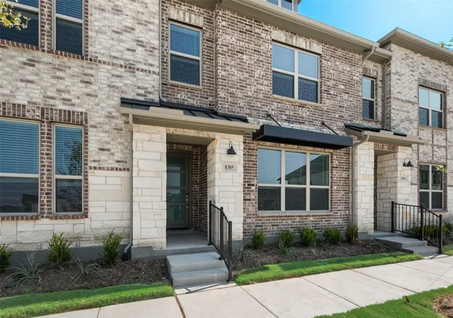 Photo 1 of Townhouse for sale at 8305 Bayside Dr, Rowlett, TX 75088 | MLS# 21347006 | Listing updated on 2026-09-30