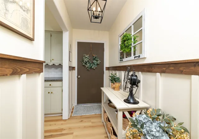 Photo 4 of Single family home for sale at 239 S Pine St, Muenster, TX 76252 | MLS# 21347860 | Listing updated on 2026-08-03