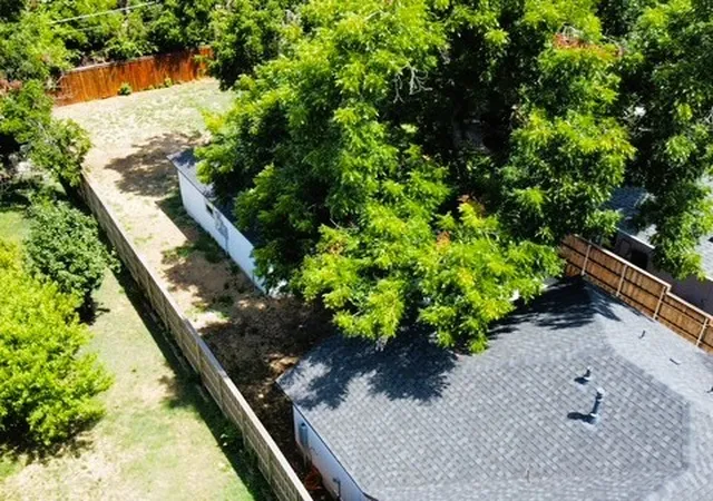 Photo 3 of Single family home for sale at 809 Haynes Ave, Fort Worth, TX 76103 | MLS# 21348088 | Listing updated on 2026-09-02