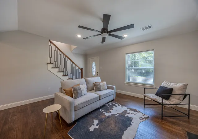 Photo 4 of Single family home for sale at 809 Haynes Ave, Fort Worth, TX 76103 | MLS# 21348088 | Listing updated on 2026-09-02