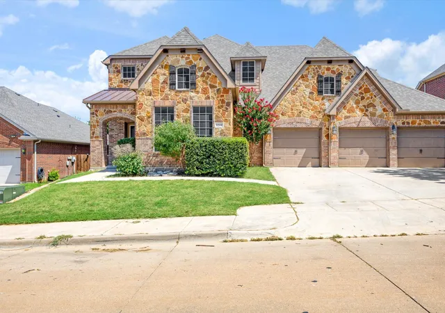 Photo 2 of Single family home for sale at 1208 Catherine Ln, Burleson, TX 76028 | MLS# 21348143 | Listing updated on 2026-08-20