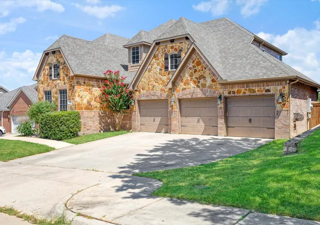 Photo 3 of Single family home for sale at 1208 Catherine Ln, Burleson, TX 76028 | MLS# 21348143 | Listing updated on 2026-08-20