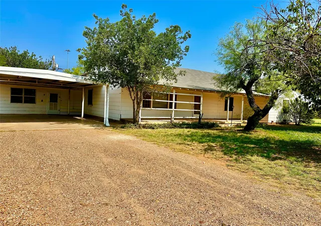 Photo 17 of Single family home for sale at 1117-1121 S Washington St, Aspermont, TX 79502 | MLS# 21344294 | Listing updated on 2026-09-05