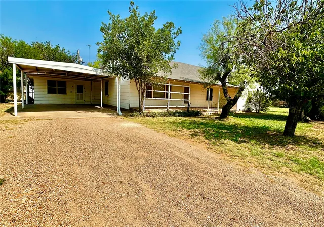 Photo 1 of Single family home for sale at 1117 1121 S Washington St, Aspermont, TX 79502 | MLS# 21344294 | Listing updated on 2026-09-05