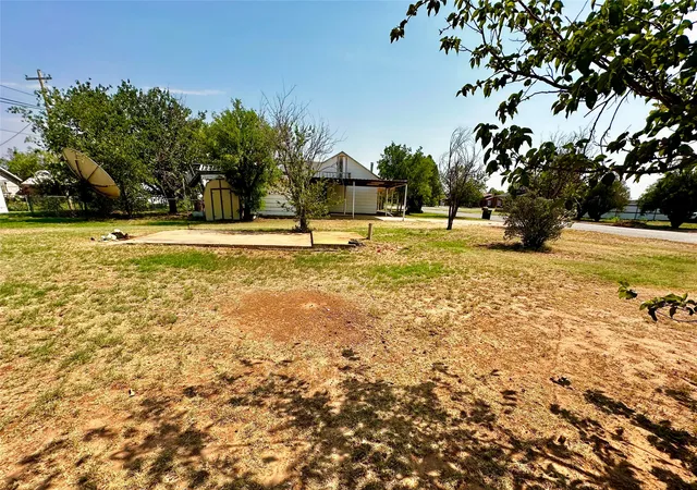 Photo 4 of Single family home for sale at 1117-1121 S Washington St, Aspermont, TX 79502 | MLS# 21344294 | Listing updated on 2026-09-05