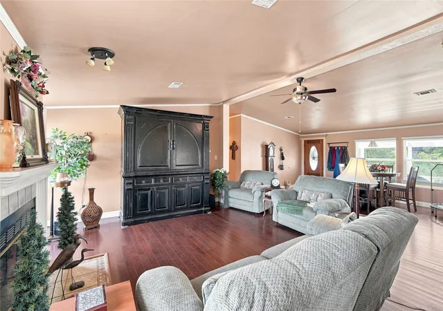 Photo 3 of Manufactured home for sale at 5177 Timarron Dr, Scurry, TX 75158 | MLS# 21348216 | Listing updated on 2026-09-18