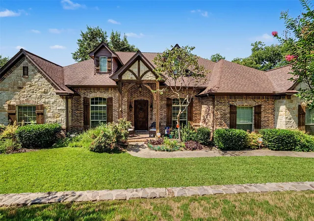 Photo 1 of Single family home for sale at 127 Cedar Bluff Ct, Aledo, TX 76008 | MLS# 21348151 | Listing updated on 2026-08-03