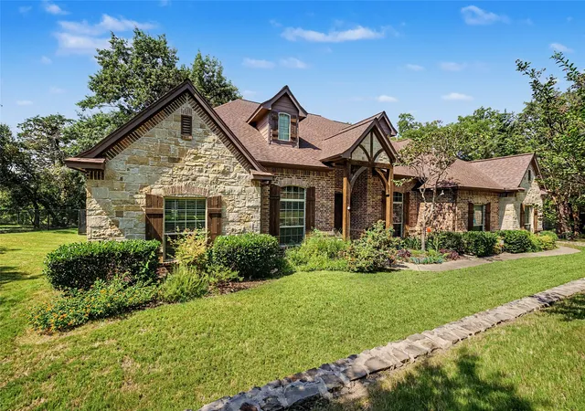 Photo 2 of Single family home for sale at 127 Cedar Bluff Ct, Aledo, TX 76008 | MLS# 21348151 | Listing updated on 2026-08-03