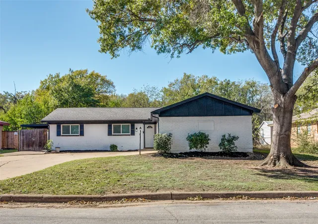 Photo 2 of Single family home for sale at 7012 Trimble Dr, Fort Worth, TX 76134 | MLS# 21347137 | Listing updated on 2026-08-03