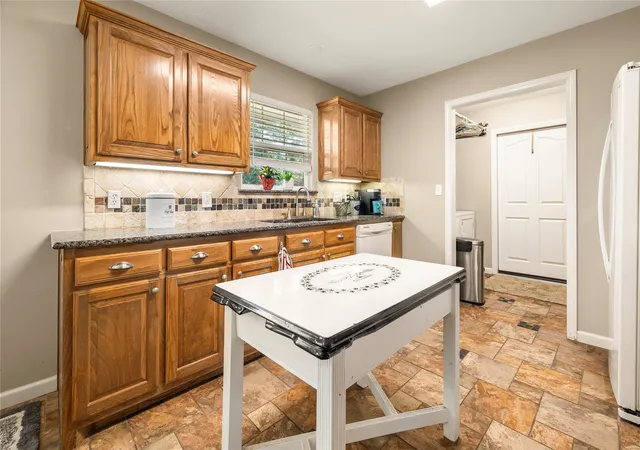 Photo 4 of Single family home for sale at 780 S Fm 17, Alba, TX 75410 | MLS# 21347908 | Listing updated on 2026-09-23