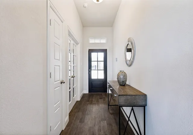 Photo 3 of Single family home for sale at 1404 Lakeview Dr, Azle, TX 76020 | MLS# 21328499 | Listing updated on 2026-08-15