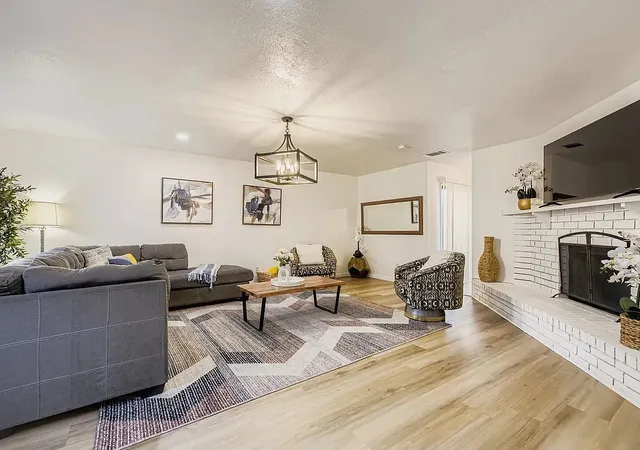 Photo 1 of Single family home for sale at 2001 Newbury Dr, Arlington, TX 76014 | MLS# 21347975 | Listing updated on 2026-09-01