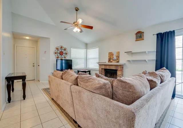 Photo 3 of Single family home for sale at 625 Prairie Dell St, Lewisville, TX 75067 | MLS# 21348327 | Listing updated on 2026-10-01
