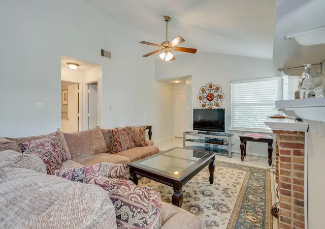 Photo 3 of Single family home for sale at 625 Prairie Dell St, Lewisville, TX 75067 | MLS# 21348327 | Listing updated on 2026-10-01