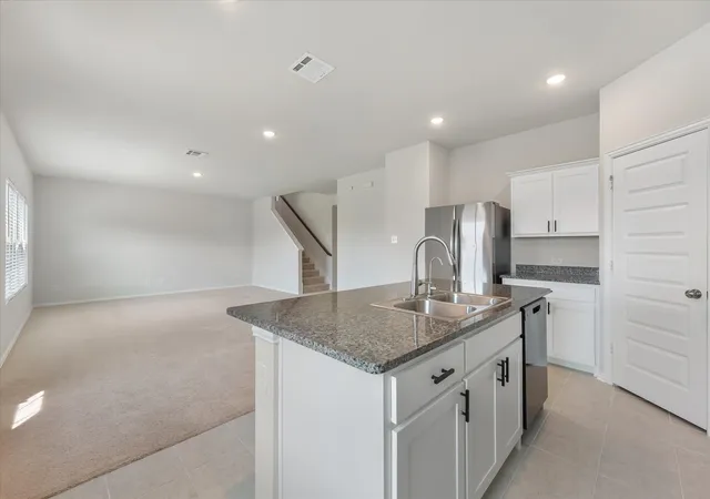 Photo 4 of Single family home for sale at 517 Brook View Dr, Van Alstyne, TX 75495 | MLS# 21348353 | Listing updated on 2026-09-04
