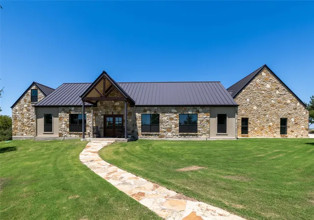 Photo 1 of Single family home for sale at 1005 Deepwater Rd, Brownwood, TX 76801 | MLS# 21347664 | Listing updated on 2026-08-17