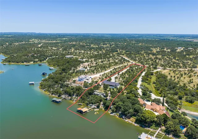Photo 4 of Single family home for sale at 1005 Deepwater Rd, Brownwood, TX 76801 | MLS# 21347664 | Listing updated on 2026-08-17