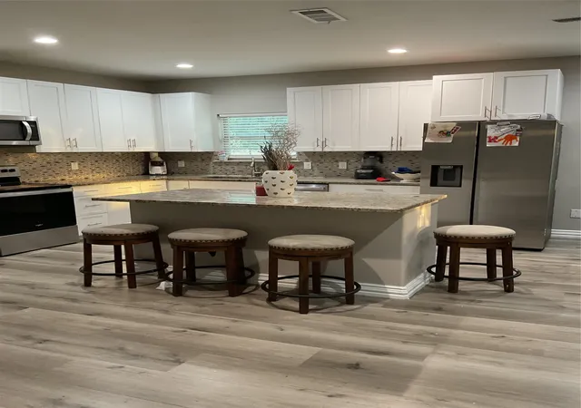 Photo 4 of Single family home for sale at 6342 Teague Dr, Dallas, TX 75241 | MLS# 21348385 | Listing updated on 2026-08-03