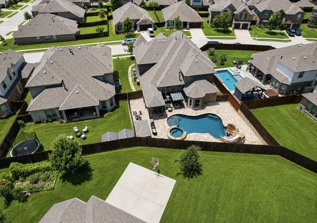 Photo 4 of Single family home for sale at 2406 Lake Fork Dr, Wylie, TX 75098 | MLS# 21348386 | Listing updated on 2026-08-31