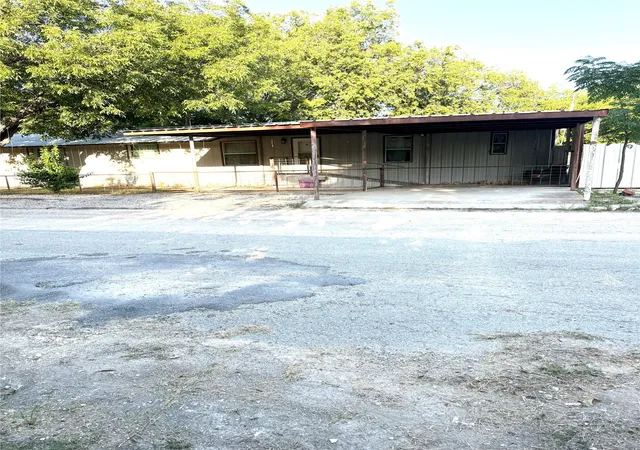 Photo 1 of Single family home for sale at 601 13 Th, Coleman, TX 76834 | MLS# 21348396 | Listing updated on 2026-09-19
