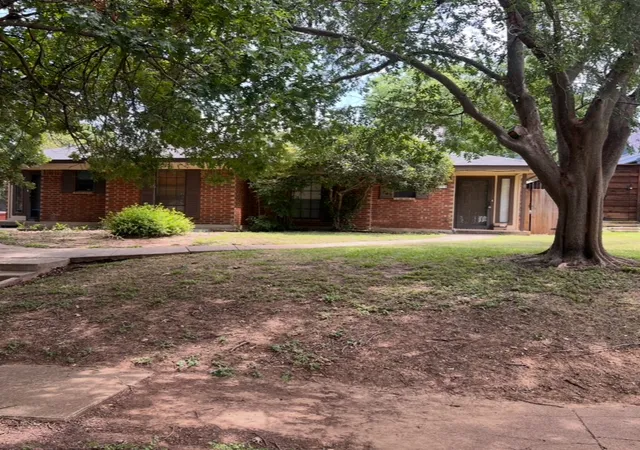 Photo 1 of Townhouse for sale at 2123 Mistletoe Ave #B, Fort Worth, TX 76110 | MLS# 21347506 | Listing updated on 2026-09-03