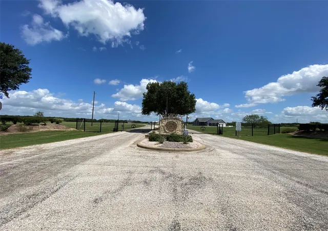Photo 2 of Land for sale at Lt 300 Cowboy Dr, Corsicana, TX 75109 | MLS# 21348460 | Listing updated on 2026-09-01