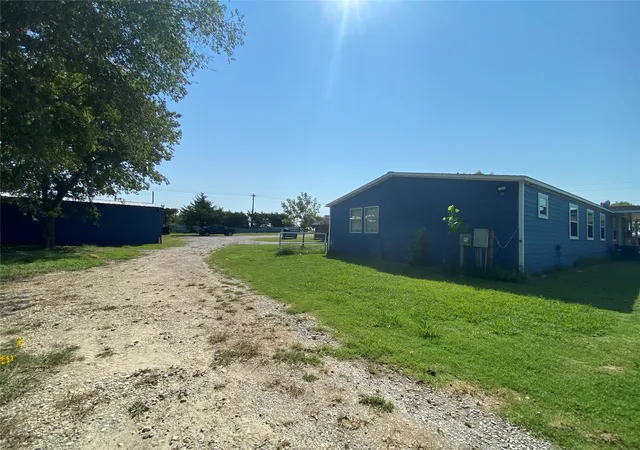 Photo 4 of Manufactured home for sale at 5504 County Road 2648, Royse City, TX 75189 | MLS# 21348467 | Listing updated on 2026-09-01