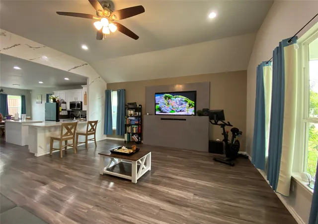 Photo 3 of Single family home for sale at 1410 E Royall Blvd, Malakoff, TX 75148 | MLS# 21348471 | Listing updated on 2026-08-03