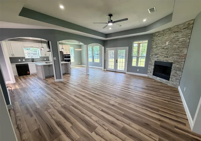 Photo 3 of Single family home for sale at 302 E Travis St, Leonard, TX 75452 | MLS# 21348497 | Listing updated on 2026-08-17