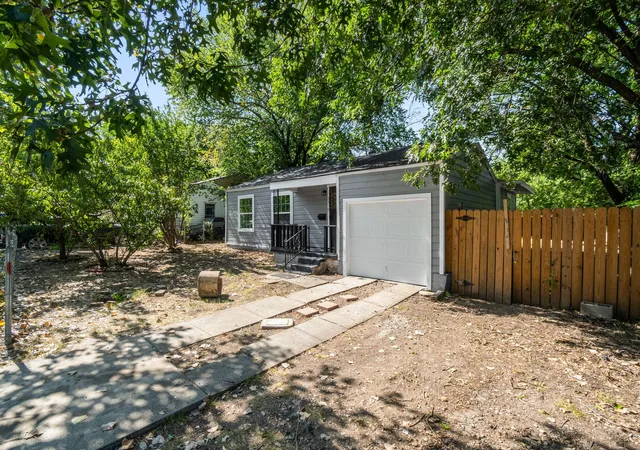 Photo 2 of Single family home for sale at 3316 Hazeline Rd, Fort Worth, TX 76103 | MLS# 21348483 | Listing updated on 2026-08-18