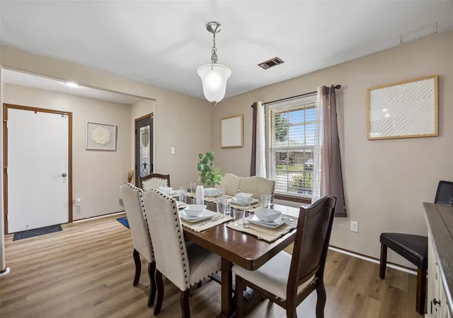 Photo 3 of Single family home for sale at 709 Bastrop Dr, Arlington, TX 76002 | MLS# 21347831 | Listing updated on 2026-10-02
