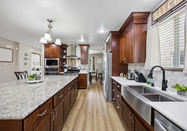 Photo 4 of Single family home for sale at 709 Bastrop Dr, Arlington, TX 76002 | MLS# 21347831 | Listing updated on 2026-10-02