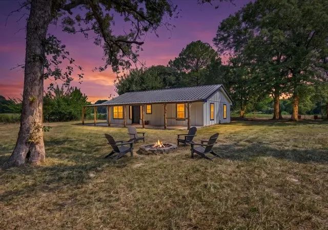 Photo 1 of Single family home for sale at 8846 County Road 2448, Tool, TX 75143 | MLS# 21348355 | Listing updated on 2026-10-05