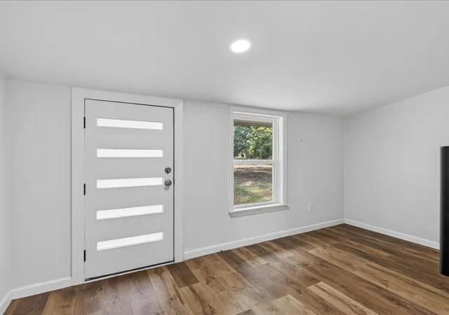 Photo 3 of Single family home for sale at 8846 County Road 2448, Tool, TX 75143 | MLS# 21348355 | Listing updated on 2026-10-05