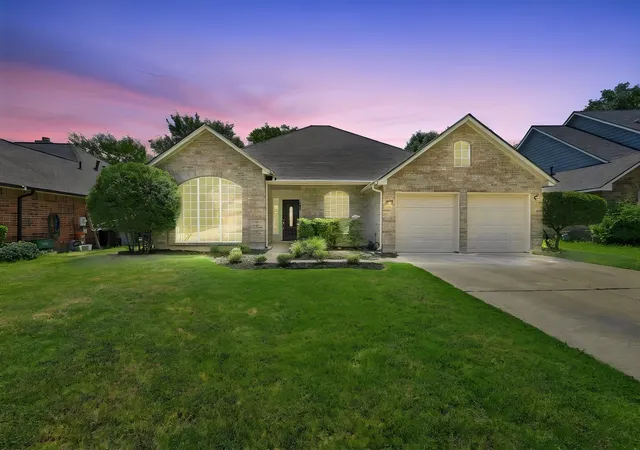 2nd image of 4440 Carolina St, Grand Prairie, TX 75052 | MLS# 21346861