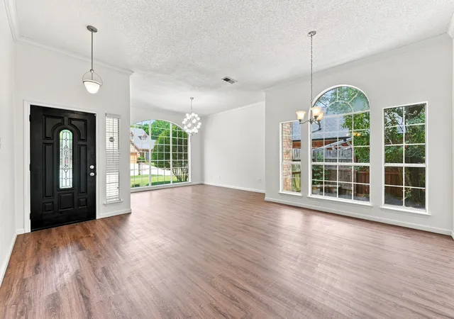 3rd image of 4440 Carolina St, Grand Prairie, TX 75052 | MLS# 21346861