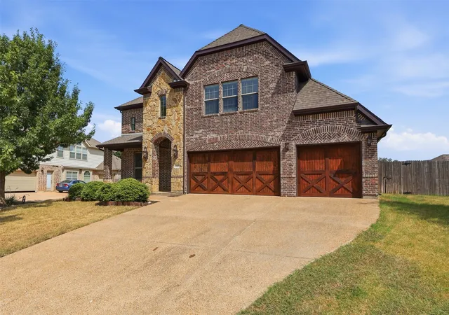 Photo 4 of Single family home for sale at 1517 Fence Post Dr, Haslet, TX 76052 | MLS# 21348085 | Listing updated on 2026-10-01