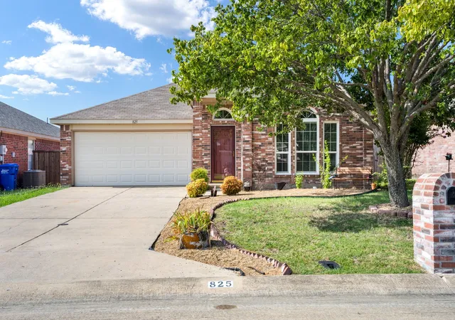 image of 825 Cooper Ln, Royse City, TX 75189 | MLS# 21345503