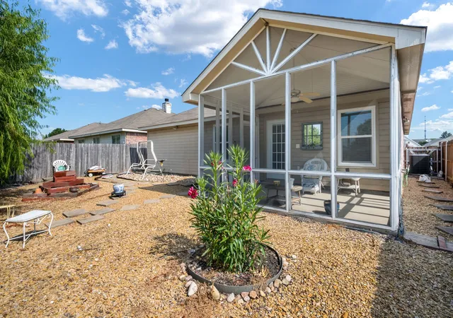 image of 825 Cooper Ln, Royse City, TX 75189 | MLS# 21345503
