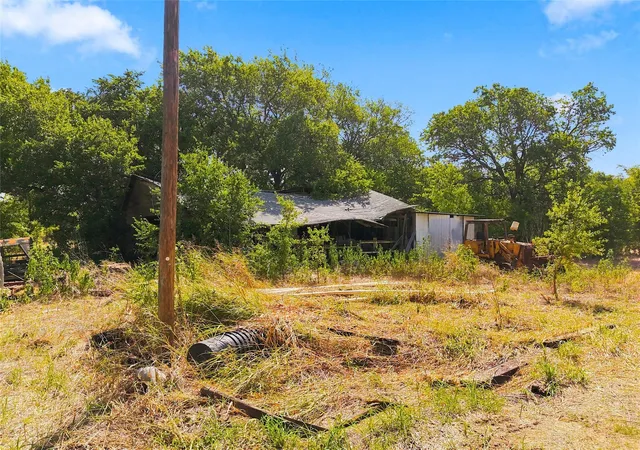 Photo 14 of Single family home for sale at 1816 Wesley Chapel Rd, Waco, TX 76705 | MLS# 21346195 | Listing updated on 2026-10-06
