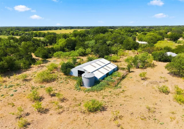 Photo 3 of Single family home for sale at 1816 Wesley Chapel Rd, Waco, TX 76705 | MLS# 21346195 | Listing updated on 2026-08-04