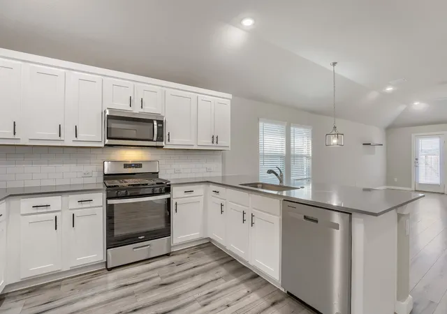 Photo 4 of Single family home for sale at 114 Mandarin St, Forney, TX 75126 | MLS# 21347174 | Listing updated on 2026-09-30