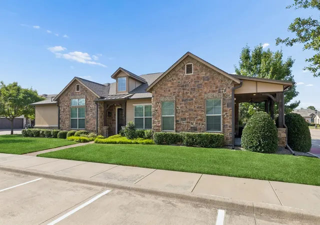 Photo 2 of Condo for sale at 441 Watermere Dr, Southlake, TX 76092 | MLS# 21346883 | Listing updated on 2026-08-31