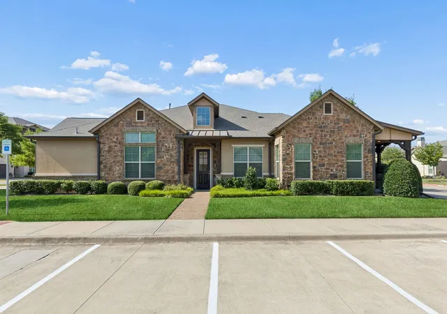 Photo 3 of Condo for sale at 441 Watermere Dr, Southlake, TX 76092 | MLS# 21346883 | Listing updated on 2026-08-31