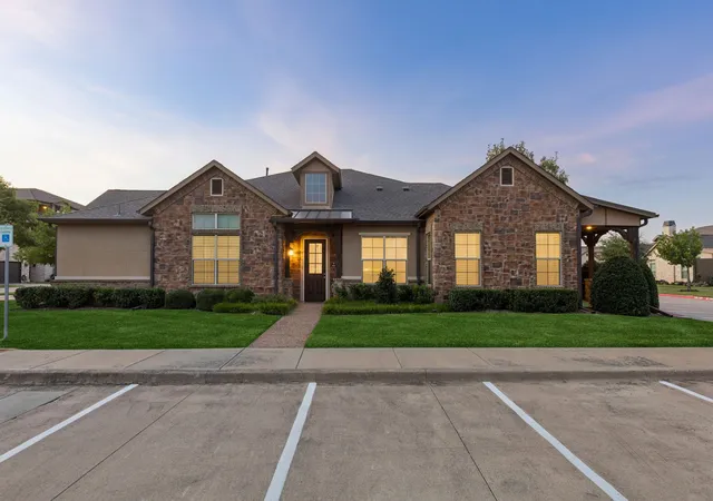 Photo 4 of Condo for sale at 441 Watermere Dr, Southlake, TX 76092 | MLS# 21346883 | Listing updated on 2026-08-31