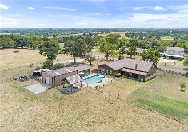 Photo 1 of Single family home for sale at 174 Ross Road Spur, Waco, TX 76705 | MLS# 21345134 | Listing updated on 2026-08-24