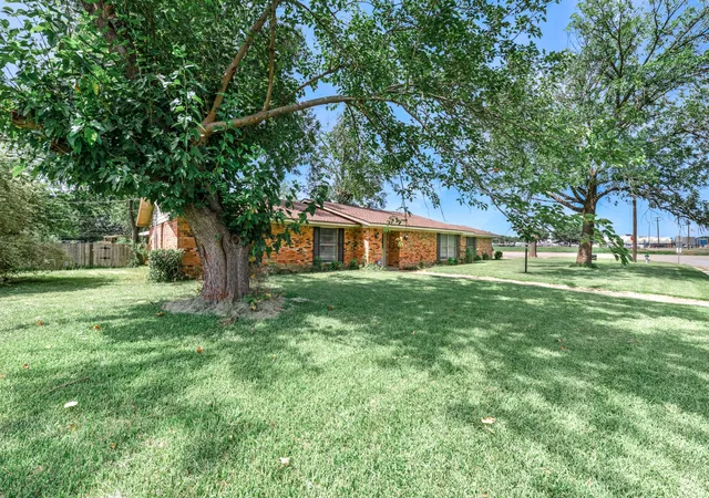 Photo 1 of Single family home for sale at 300 Merrell Dr, Sulphur Springs, TX 75482 | MLS# 21343688 | Listing updated on 2026-08-04